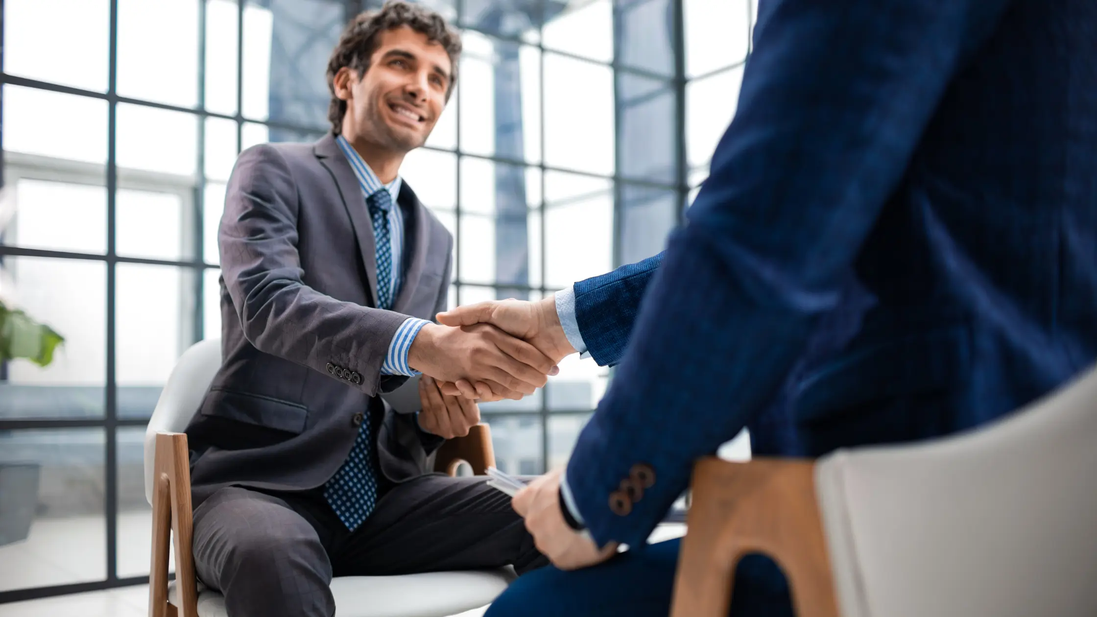 Como negociar uma oferta de emprego: Dicas que podem te ajudar