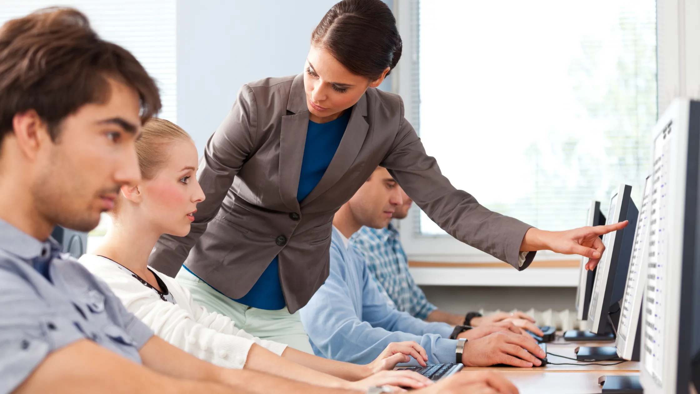 Guia dos Melhores Cursos para Trabalhar com Informática